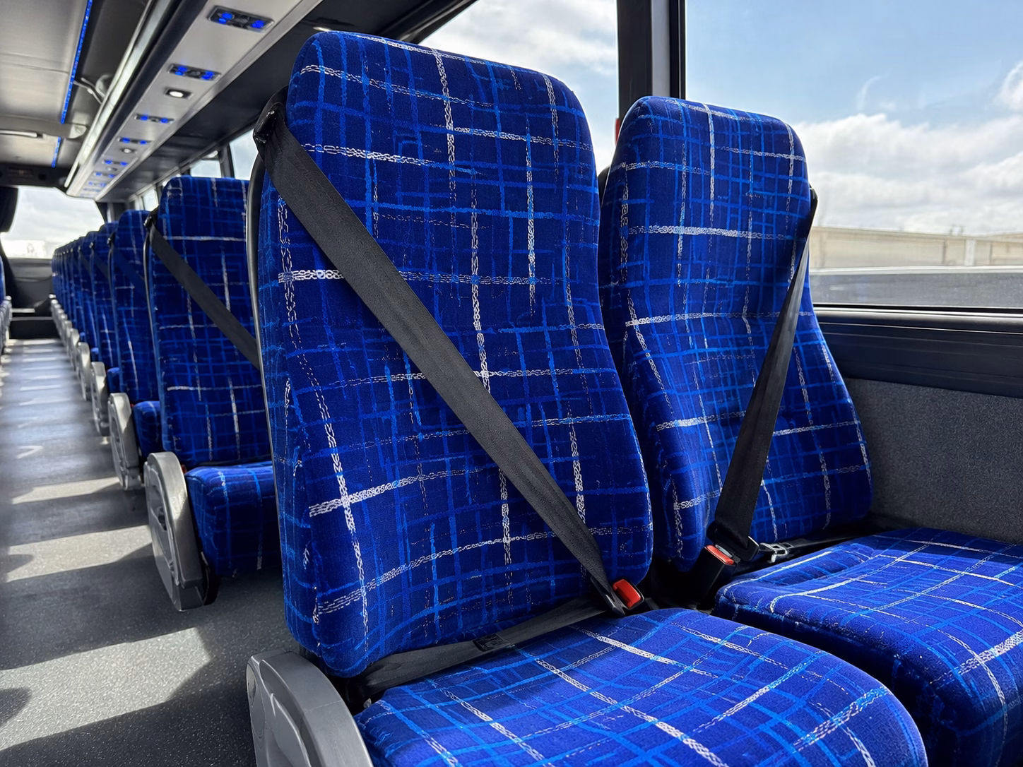 charter buses for gateway high school prom groups near boggy creek road