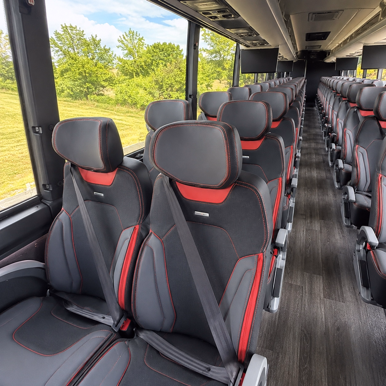 guest shuttle buses for reunion resort golf club weddings