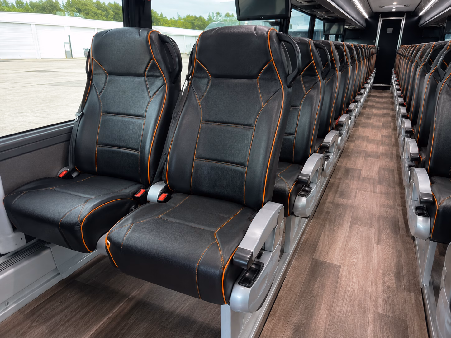mco airport shuttle buses for groups flying into kissimmee