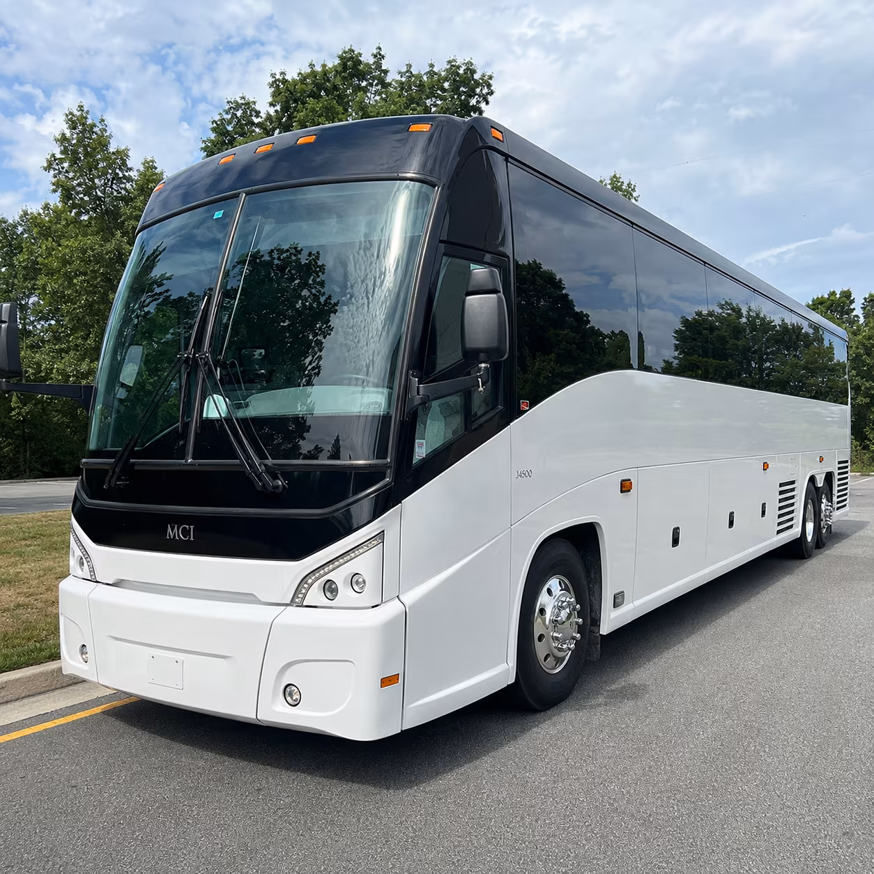 shift change shuttle buses for warehouse and distribution groups near boggy creek road